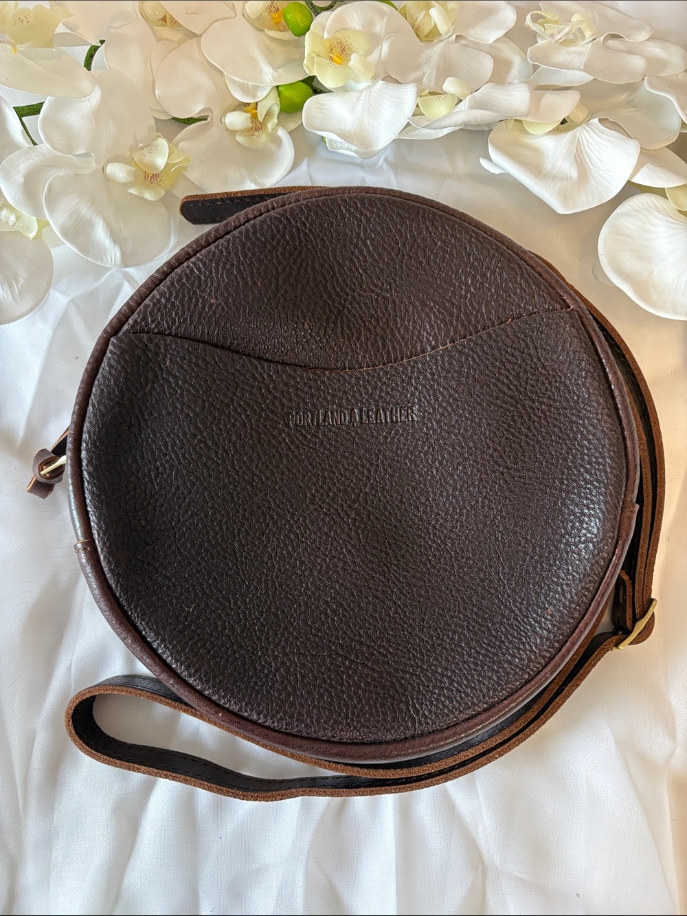 Portland Leather Goods Large Coldbrew Pebbled Leather Circle Crossbody Bag